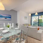 3 Min, Wifi, Air Conditioning, Garage!