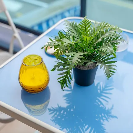 3 Min, Wifi, Air Conditioning, Garage! *