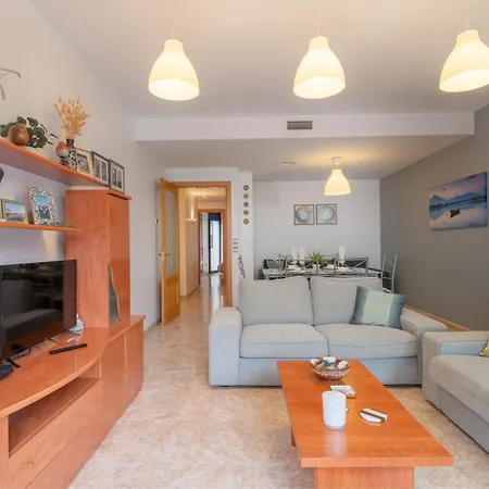 3 Min, Wifi, Air Conditioning, Garage! *