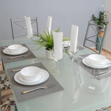 3 Min, Wifi, Air Conditioning, Garage! Appartement