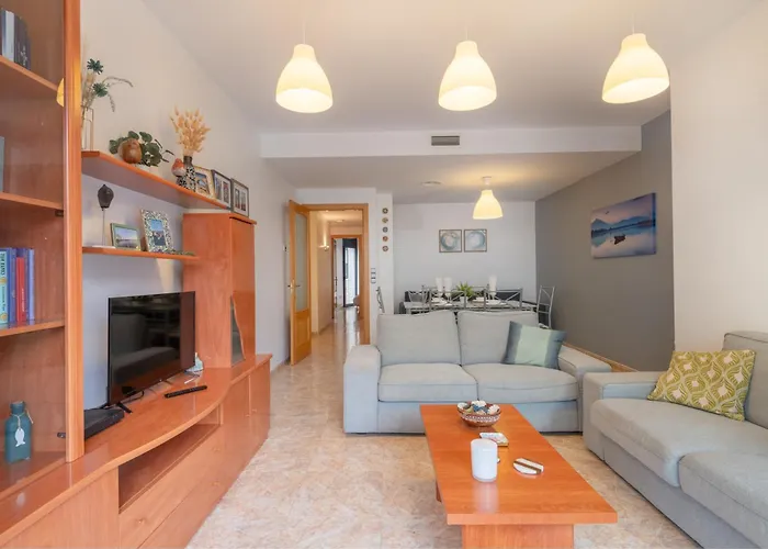 3 Min, Wifi, Air Conditioning, Garage! *