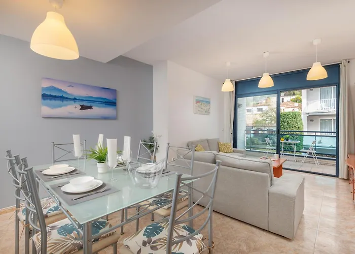 3 Min, Wifi, Air Conditioning, Garage!