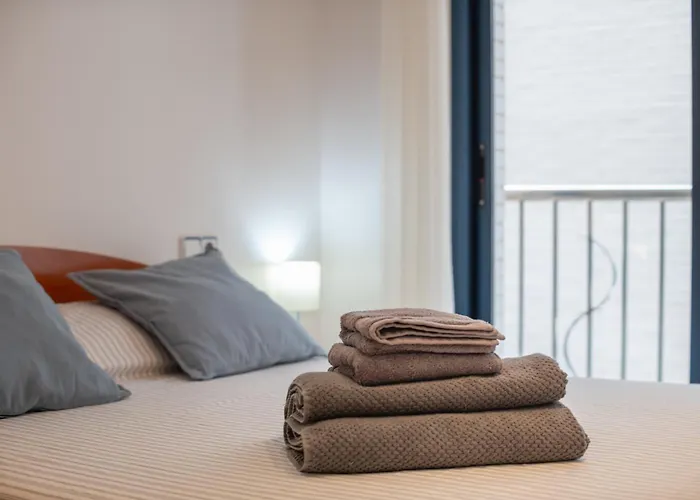 3 Min, Wifi, Air Conditioning, Garage! Apartment *