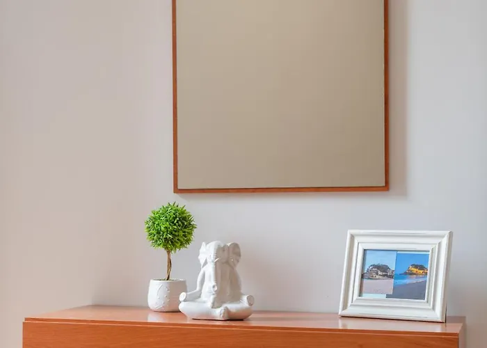 3 Min, Wifi, Air Conditioning, Garage! Apartment *